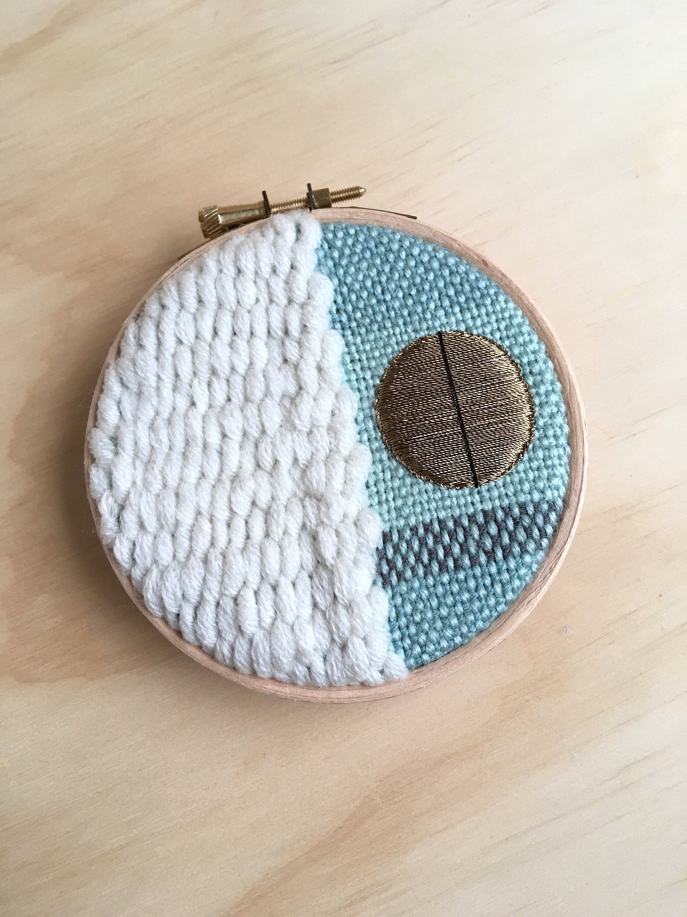 Tapisserie Textile Tissée Circulaire, Suspendu Mur Tissé, en Crème et Vert avec Broderie Géométrique