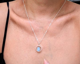 Birthstone Fidget necklace, Raw Aquamarine necklace, Gold or Silver Fidget-Jewelry for Anxiety-Relief