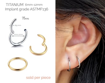 Titanium earrings Gold huggie earrings Small hoop earrings Cartilage earring Forward helix earring Conch hoop Daith piercing 18ga 1mm Septum