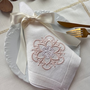 Set of 6 White Linen Christmas Napkins - Yuletide decor - Holiday Table Decor - Embroidered Festive Dinner Setting - Christmas Gift