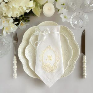 Servilletas de lino personalizadas con monograma, servilletas de boda bordadas, servilletas de tela para cena, servilletas con iniciales personalizadas, decoración elegante para la mesa. imagen 2