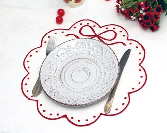 Embroidered placemat / Linen placemat / Washable Placemats / Table decor