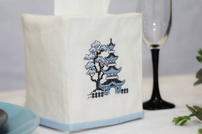 Embroidered Linen Tissue Box Cover - Thumbnail 2