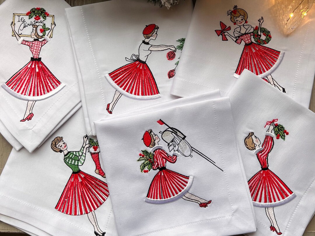 Christmas Linen Napkins Set of 6 Embroidered Holiday Linens Vintage