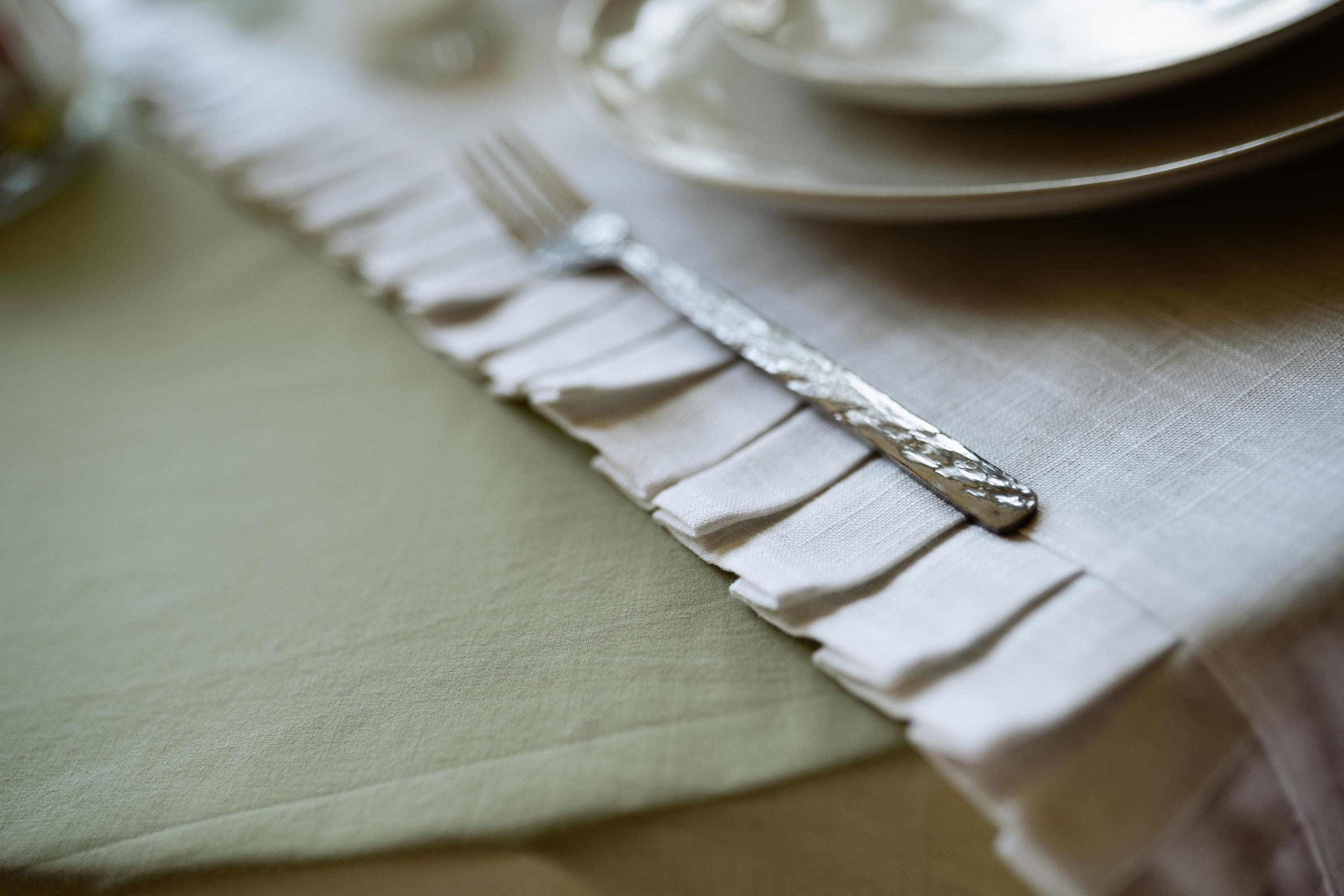 Linen Ruffle Table Runner Pleated Ruffle Linen Table Runner: Farmhouse Wedding Centerpiece - Etsy