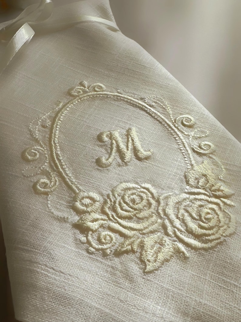 Servilletas de lino personalizadas con monograma, servilletas de boda bordadas, servilletas de tela para cena, servilletas con iniciales personalizadas, decoración elegante para la mesa. imagen 6