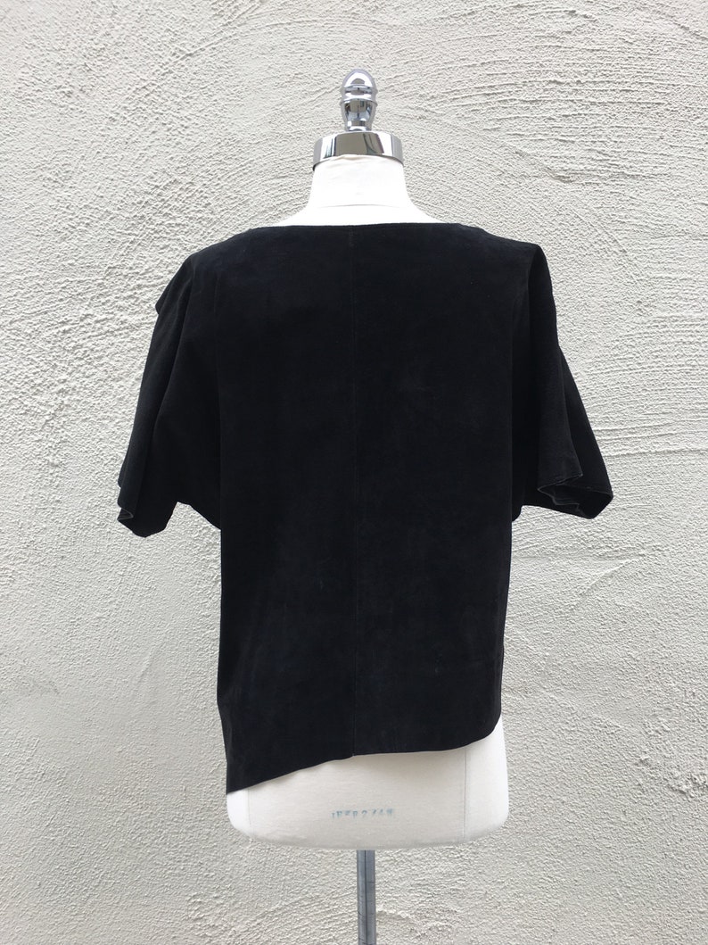 1980/'s VINTAGE black suede shirt leather top wide neck dolman half sleeves loose a-symmetrical silhouette solid black minimalist medium M
