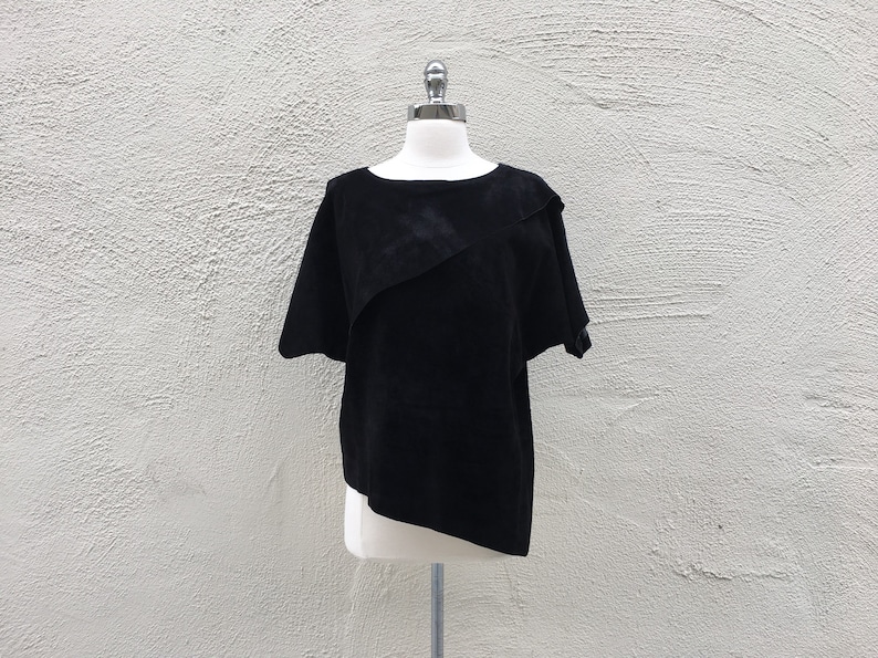 1980/'s VINTAGE black suede shirt leather top wide neck dolman half sleeves loose a-symmetrical silhouette solid black minimalist medium M