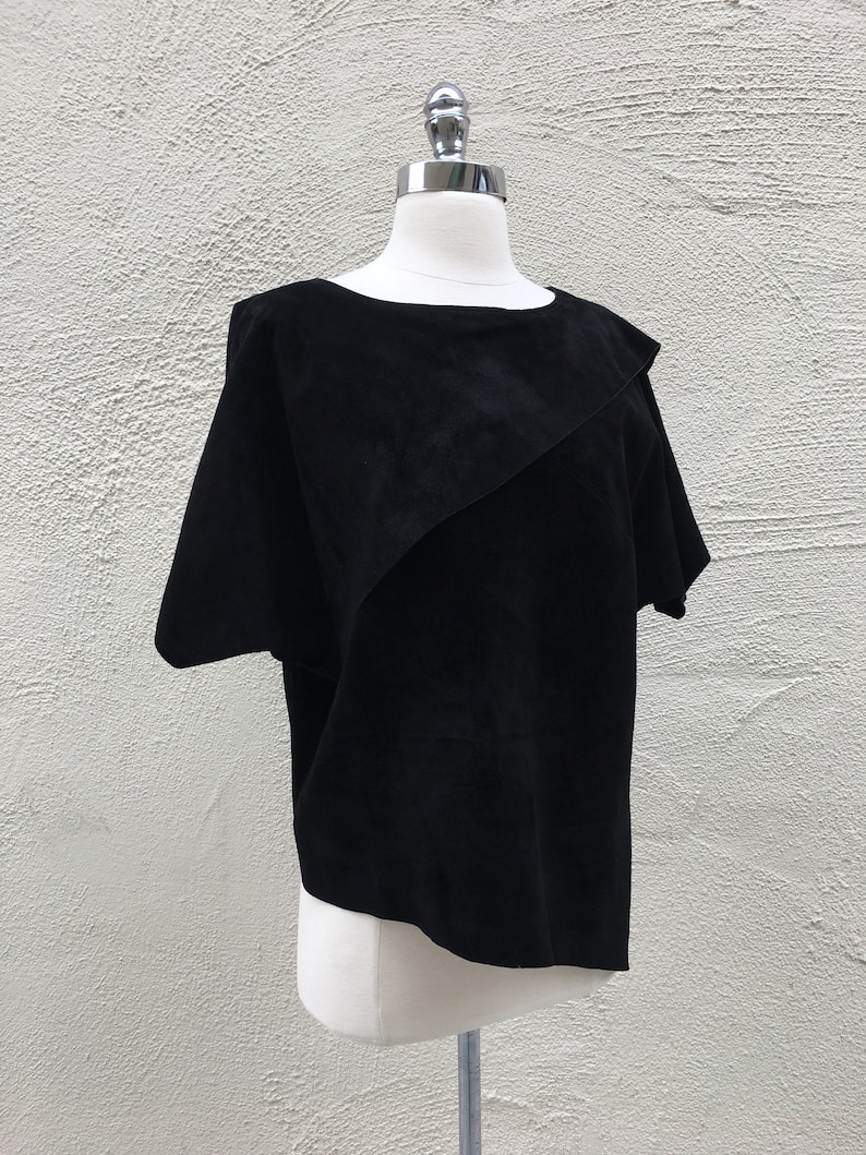 1980/'s VINTAGE black suede shirt leather top wide neck dolman half sleeves loose a-symmetrical silhouette solid black minimalist medium M