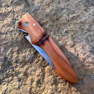 Phénix Juniper, artisanal pocket folding knife, one-piece handle, light, 100% French handcrafted image 5