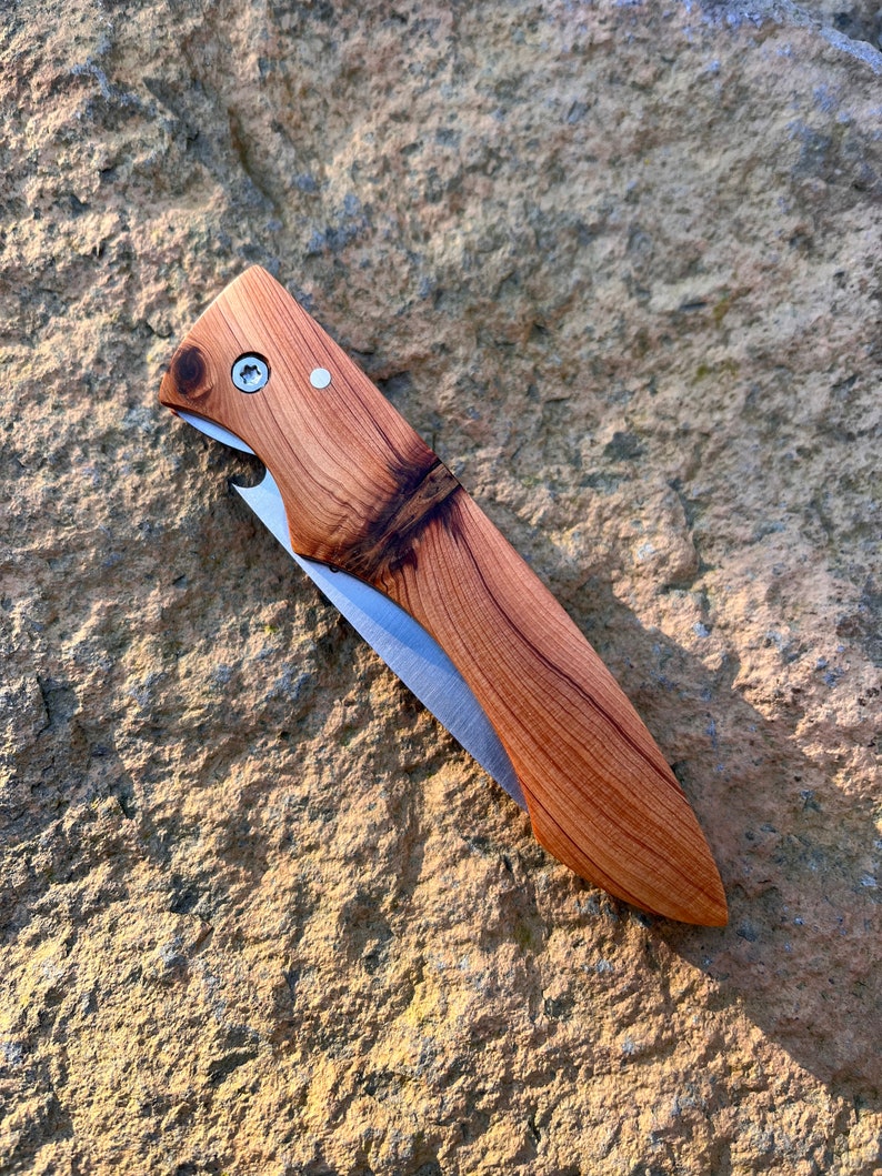 Phénix Juniper, artisanal pocket folding knife, one-piece handle, light, 100% French handcrafted image 5