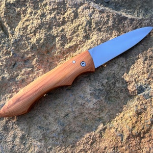 Phénix Juniper, artisanal pocket folding knife, one-piece handle, light, 100% French handcrafted image 2