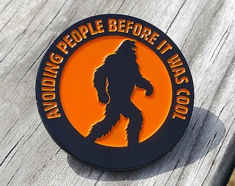 Alfiler de esmalte Sasquatch, Evitar personas antes de que fuera genial, Alfiler de solapa, Alfileres de solapa introvertidos, Alfiler de sombrero, Alfileres de esmalte, Alfileres de solapa