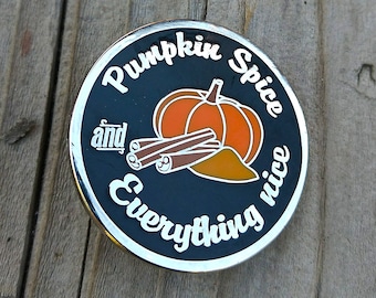 Emaille pin | Pompoenkruiden en alles leuke reversspeld | herfst Thanksgiving hoed pin |   hard emaille 1,5 in cloisonné