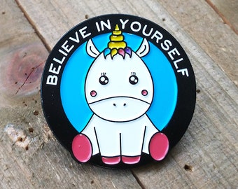 Emaille Pin | Kawaii Einhorn Believe in Yourself Anstecknadel |  Lustige Hutnadel | Emaille Pins | Niedliche Reversstifte