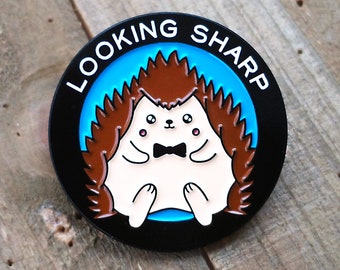 Emaille pin kawaii | Egel ziet er scherp uit reversspeld | Leuke hoedenspeld | grappige reversspeldjes | Emaille pins kawaii