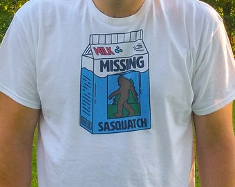 Camiseta Sasquatch perdida, Camiseta Bigfoot de mezcla de algodón y poliéster 50-50, Cryptid, Aspecto vintage descolorido
