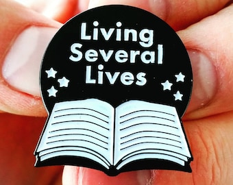 Pin de esmalte de libro - Pin de libro - Pin de esmalte de varias vidas - Pin de solapa - Pines de esmalte - Pines de libro - Pin de lectura - Pines de solapa - Pin de sombrero
