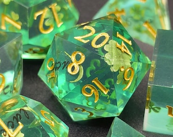Würfelset „Grünes Glücksklee“, Würfel aus Kirschharz, DnD-Würfel, Dungeons & Dragons, RPG-Würfel, MTG-Würfel, DnD-Geschenke, Tabletop-Rollenspielwürfel