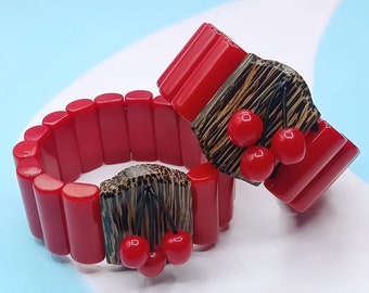 Elastic bracelet with hanging cherries -30s reproduction bracelet inspired by Bakelite in Fakelite- 1930s Vintage style