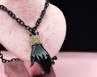 Victorian Style Necklace with Black Hand Pendant– Retrò elegant jewelry Bakelite Inspired in Fakelite-Handmade in resin