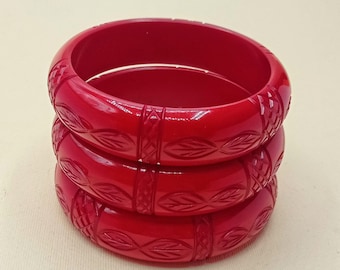 Red Bakelite inspired carved bracelet in resin-50s Vintage Reproduction Bangle-Bakelite inspired in Fakelite