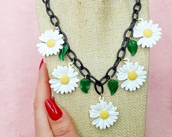 1960s Daisy Necklace -Vintage Reproduction-50s pin up style-Fakelite-50s spring style