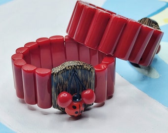 Elastic bracelet with cherries and hanging ladybug-1930s reproduction bangle inspired bakelite in fakelite-Vintage style