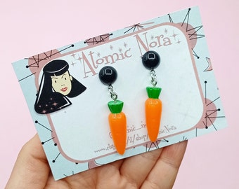 Cute little carrots! Vintage spring Earrings- Vintage reproduction -Bakelite inspired Fakelite earrings