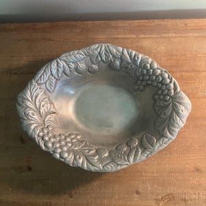 Vintage Cast Aluminum Fruit Bowl Grapes Strawberries Harvest Serving Bowl 14” Farmhouse Decor