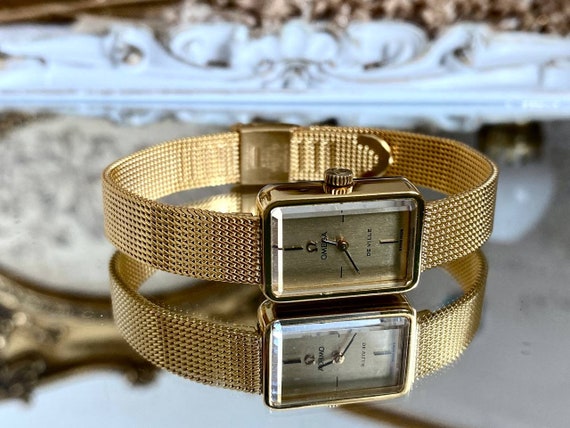 Reloj pulsera a cuerda sale