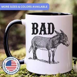Bad A - mug amusant, mug sarcastique, cadeau amusant, cadeau sarcastique, cadeau pour homme et femme, mugs amusants, tasse à café amusante, APO016 image 1