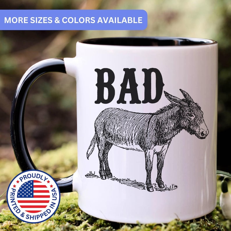 Bad A - mug amusant, mug sarcastique, cadeau amusant, cadeau sarcastique, cadeau pour homme et femme, mugs amusants, tasse à café amusante, APO016 image 1