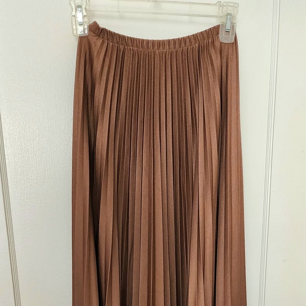 Long Vintage Pleated, Brown Skirt, Small Waist, Full Skirt.