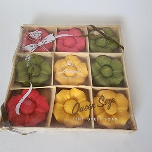 Vintage MCM Flower Guest Soaps Delagar Box of 9, Green Yellow Pink 2"