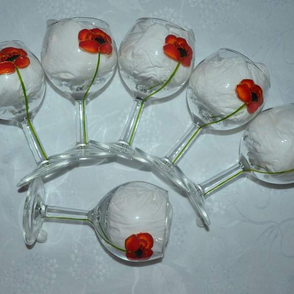 6 verres à vin ballons peints coquelicots personnalisables etsy,verres peints coquelicots rouge or,verres coquelicots,vaisselle coquelicots,