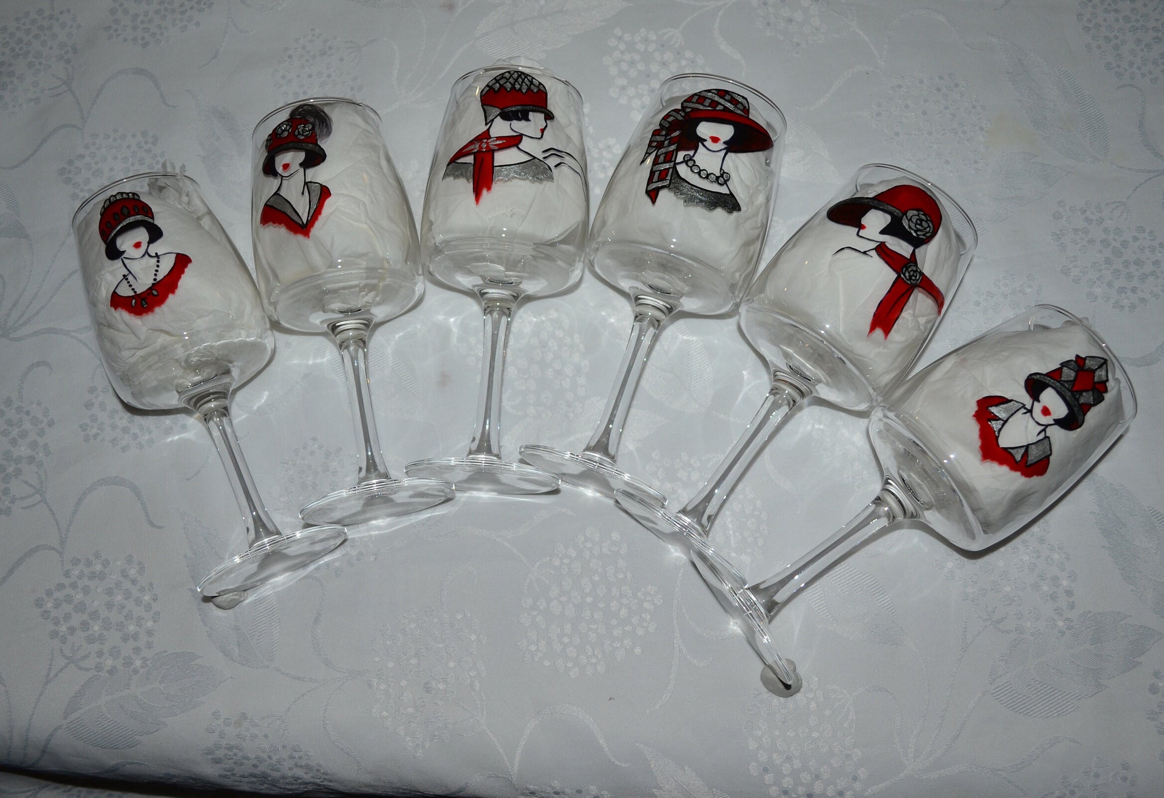 6 Grands Verres à Vin Peints Femmes Parisiennes Aux Chapeaux Rouge Argent Etsy, Verres Rétro, Verres