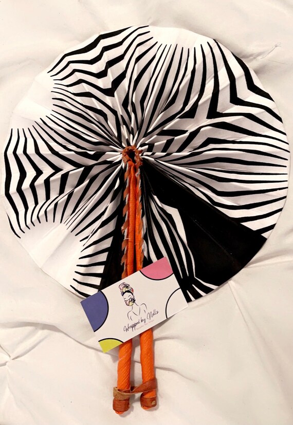 The “African handheld” fan (zebra)