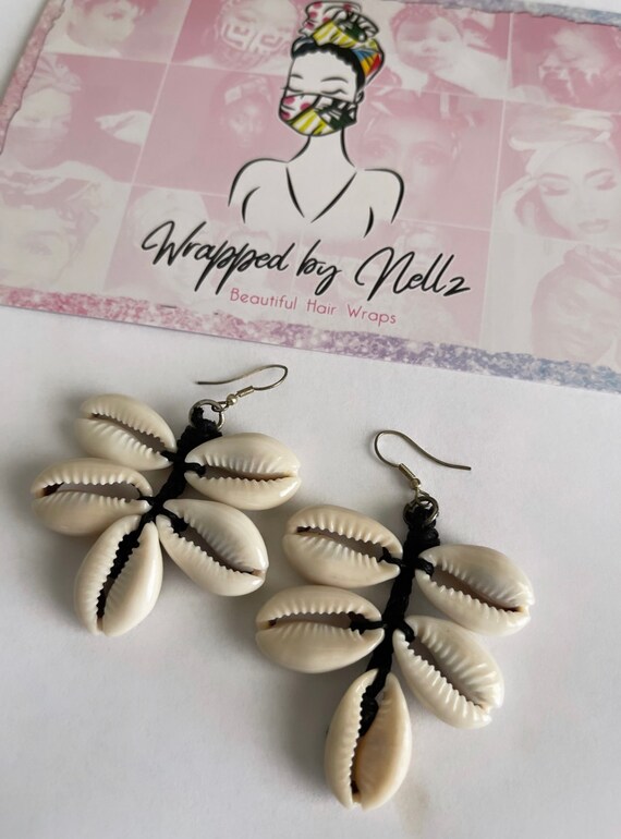 The “Shell” earrings (5 Shell)