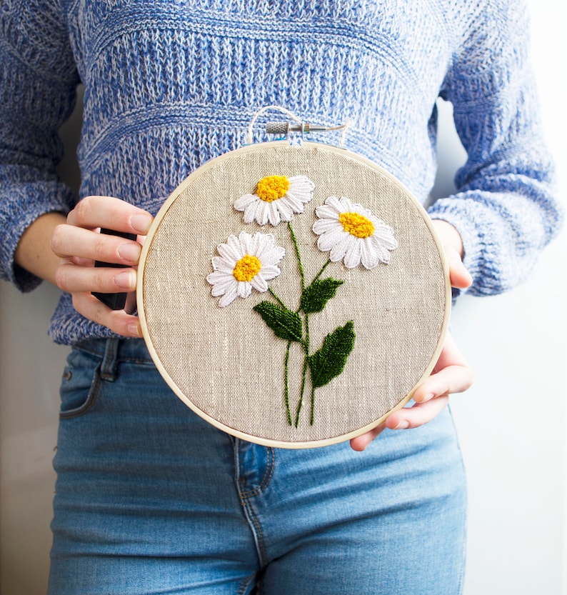 Daisy embroidery hoop art image 7