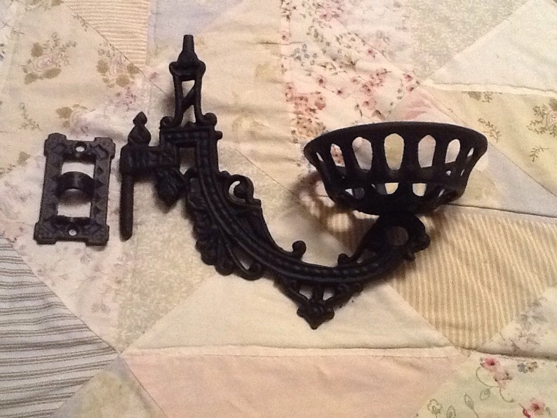 Oil Lamp Wall Bracket Bradley Hubbard Cast Iron Gorgeous Antique 1800 S Lighting Primitive Home Decor