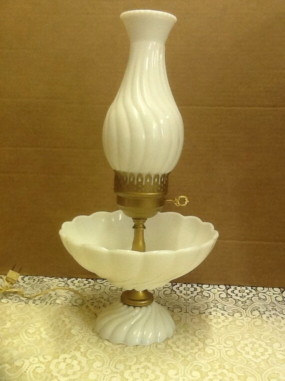 Electric Lamp Fenton Milk Glass Spiral Swirl Beautiful - Antique Milk Glass Lamp Electric Lamp Fenton Milk Glass Spiral Swirl Beautiful - Antique Milk Glass Lamp
