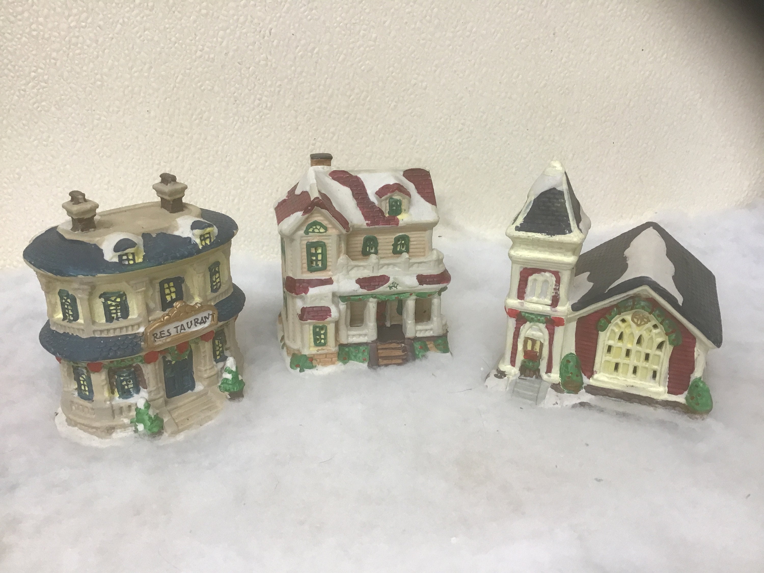 Cobblestone Corners Christmas Village Houses Lot of 3 Church Restaurant &  Victorian 