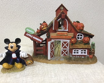 Mickeys Haunted Barn Hawthorn Disney Halloween Harvest Village Lighted House MIB