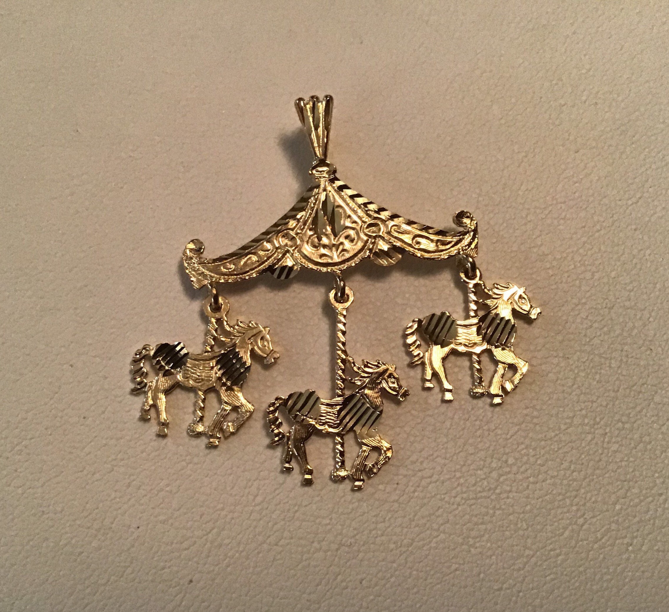 27mm Silver Yellow Plated Carousel Horse Charm 27mm Silver Yellow Plated Carousel Horse Charm