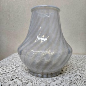 Fenton Vase Opalescent Glass Spiral Optic 1940&#39;s Home Decor
