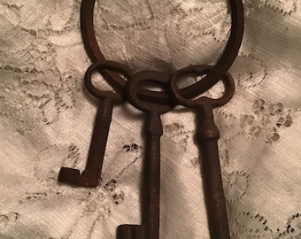 Cast Iron Keys on Ring Rustic Farmhouse Decor