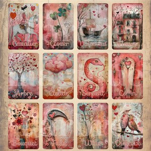 Puede incluir: Un conjunto de doce tarjetas rectangulares con ilustraciones de t&eacute;cnica mixta en tonos rosa y rojo. Cada tarjeta muestra un tema numerado con etiquetas de texto que incluyen Cavalier, Clover, Vaisseau, House, Arbre, Clouds, Serpent, Coffin, Bouquet, Faux, Whips y Oiseaux, decoradas con motivos de corazones.