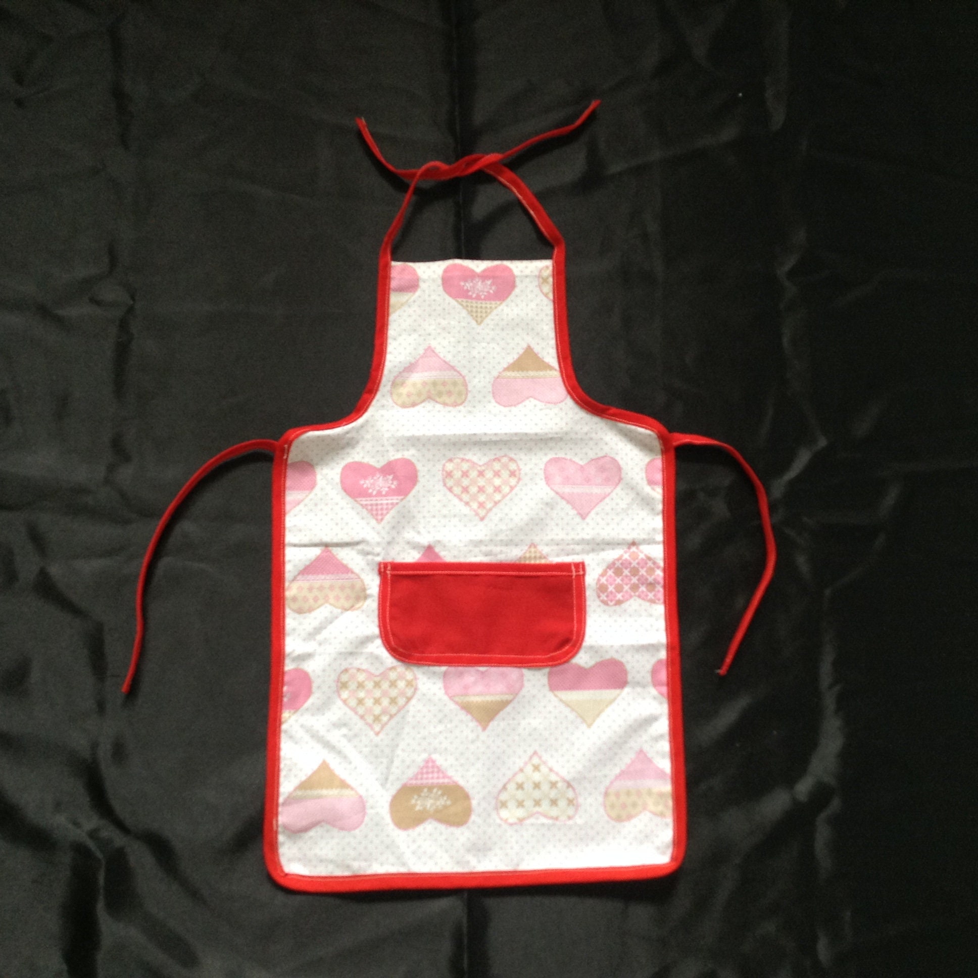 Joli Tablier Enfant Motif Coeurs