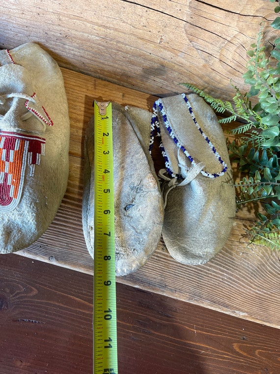 3 pairs of Native American moccasins, authentic, … - image 7